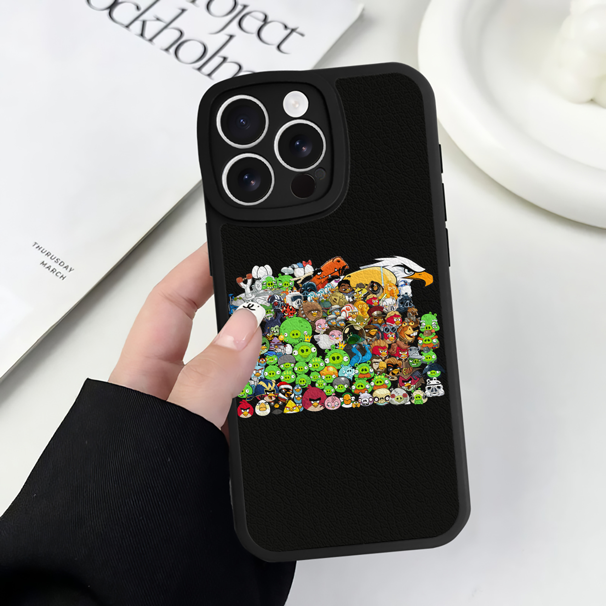 （画像用） Angry Birds アングリーバード 【iPhone 16シリーズ対応】シリコンスマホケース（レザー調） 材質：シリコン